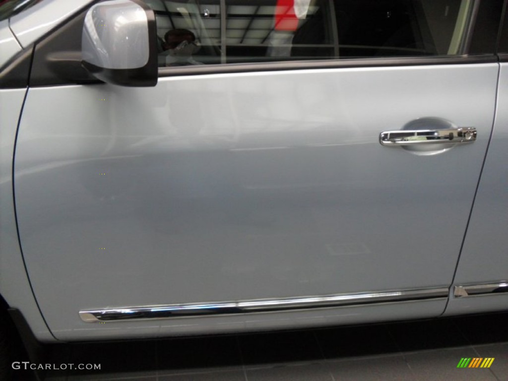 2011 Rogue SV AWD - Frosted Steel Metallic / Black photo #2