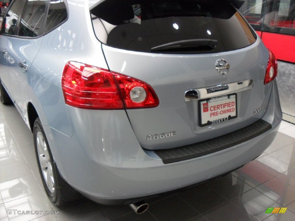 2011 Rogue SV AWD - Frosted Steel Metallic / Black photo #4
