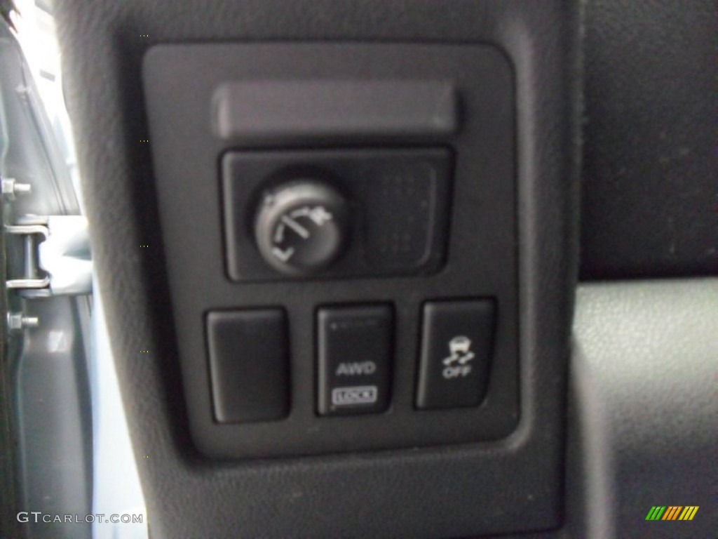 2011 Rogue SV AWD - Frosted Steel Metallic / Black photo #24