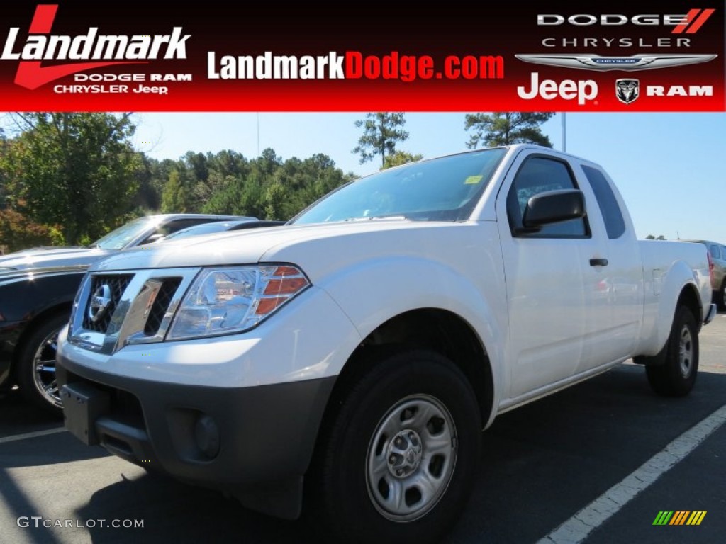 Avalanche White Nissan Frontier