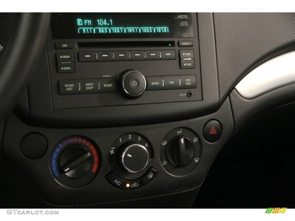 2009 Aveo LT Sedan - Summer Yellow / Charcoal photo #8