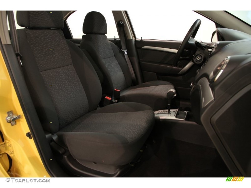 2009 Aveo LT Sedan - Summer Yellow / Charcoal photo #10