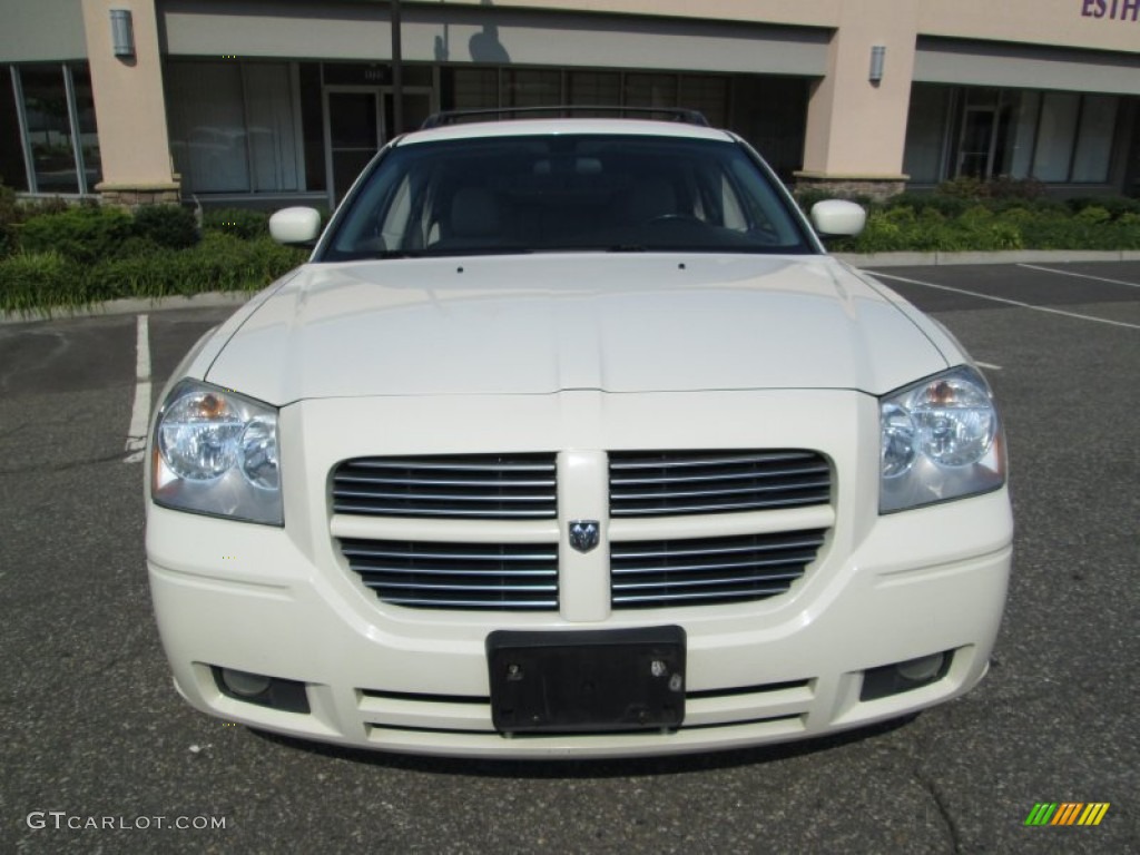 2005 Magnum R/T - Cool Vanilla White / Dark Slate Gray/Medium Slate Gray photo #12