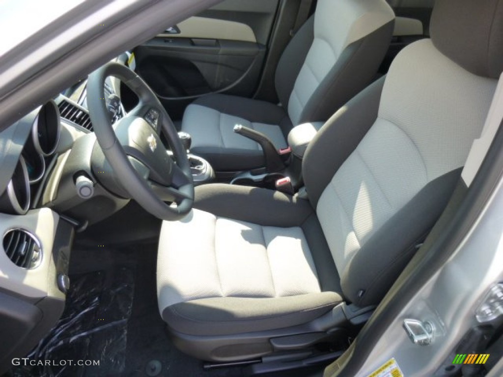 2014 Chevrolet Cruze LS Front Seat Photo #86512219