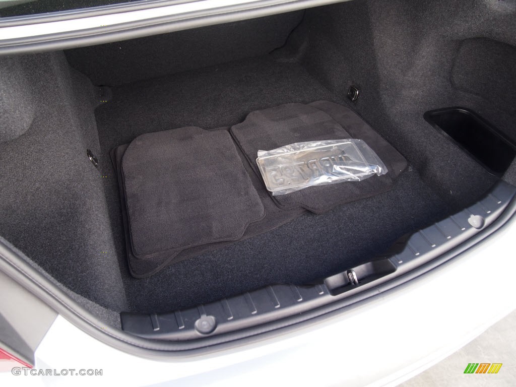 2011 BMW 5 Series 528i Sedan Trunk Photo #86512984