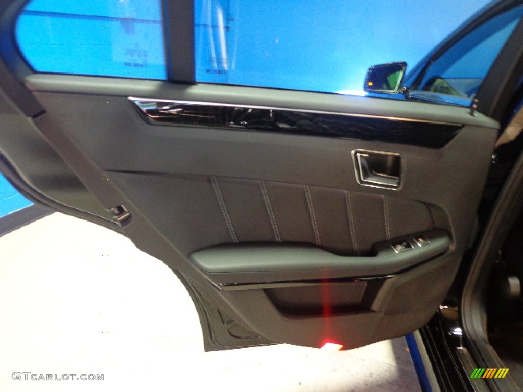 2014 E 550 4Matic Sedan - Black / Black photo #31