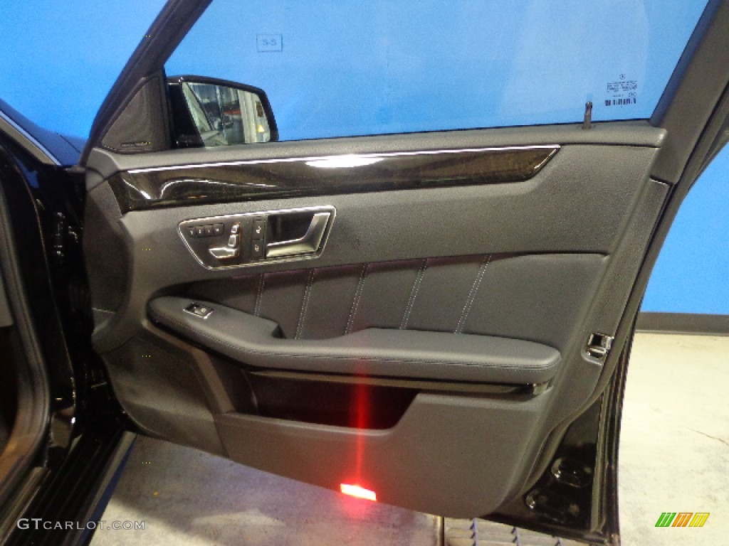 2014 E 550 4Matic Sedan - Black / Black photo #34