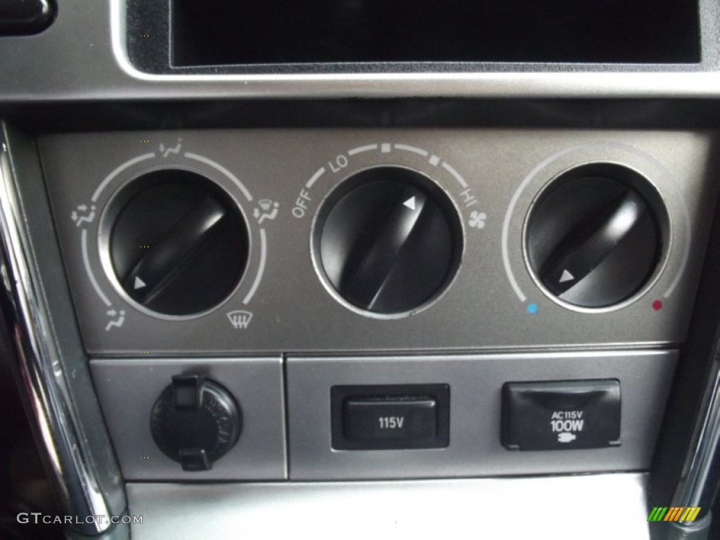 2003 Toyota Matrix XR AWD Controls Photo #86523487