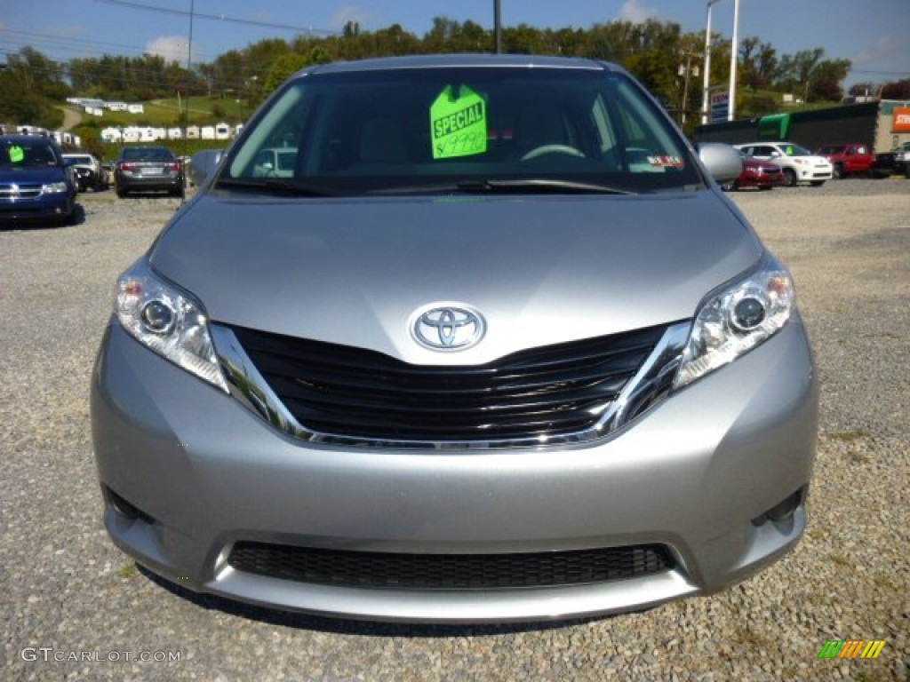 2011 Sienna LE AWD - Silver Sky Metallic / Light Gray photo #2