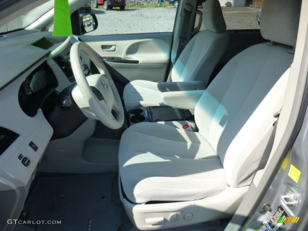 2011 Sienna LE AWD - Silver Sky Metallic / Light Gray photo #10