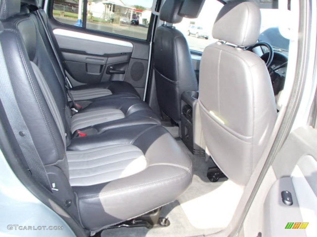 2005 Mountaineer V8 AWD - Satellite Silver Metallic / Midnight Grey photo #8