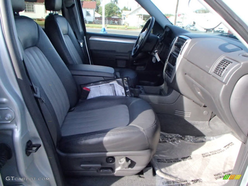 2005 Mountaineer V8 AWD - Satellite Silver Metallic / Midnight Grey photo #9
