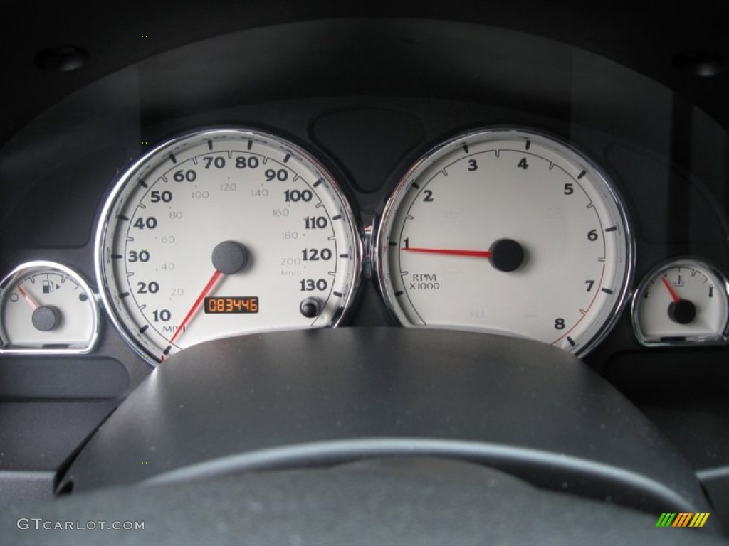 2005 VUE V6 AWD - Silver Nickel / Gray photo #13