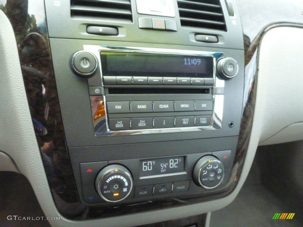 2008 Cadillac DTS Standard DTS Model Controls Photo #86534097
