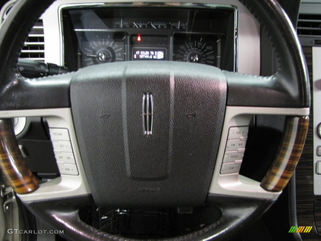 2007 Lincoln Navigator Ultimate 4x4 Charcoal Steering Wheel Photo #86535216