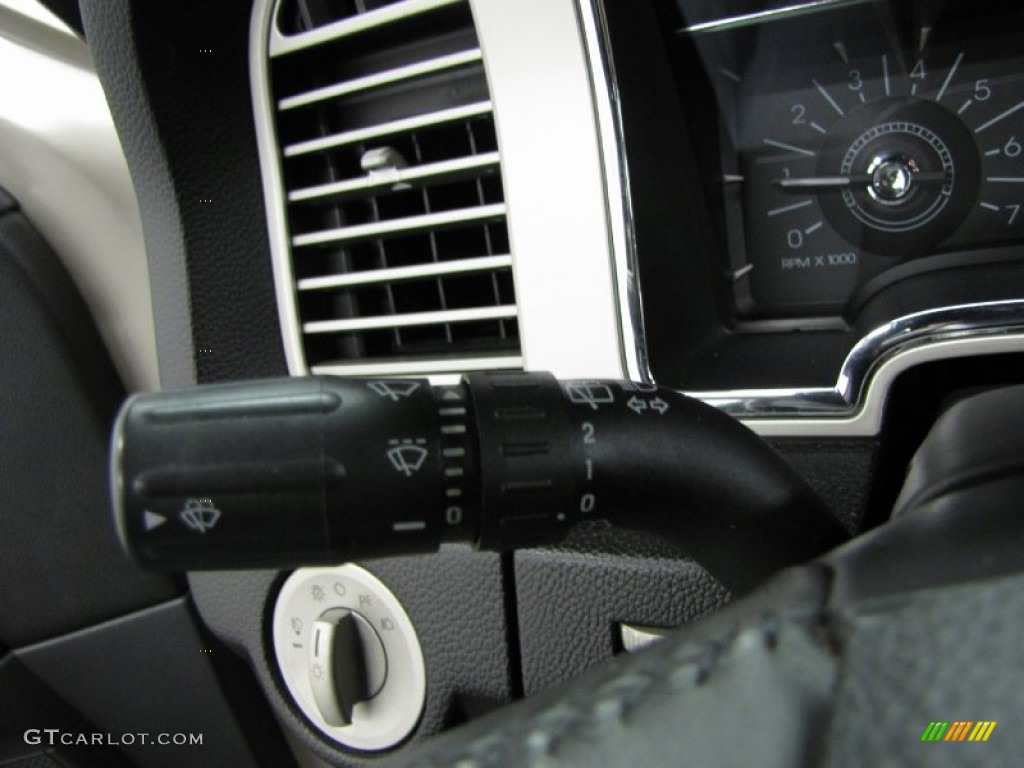 2007 Lincoln Navigator Ultimate 4x4 Controls Photo #86535279