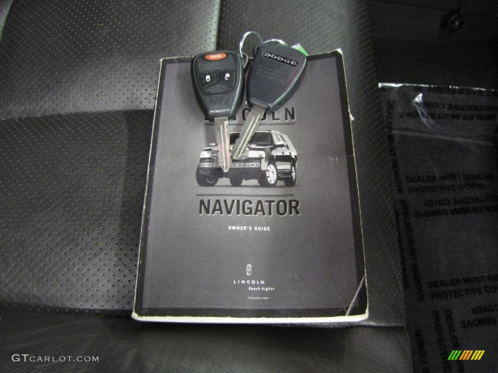 2007 Navigator Ultimate 4x4 - Light French Silk Metallic / Charcoal photo #36