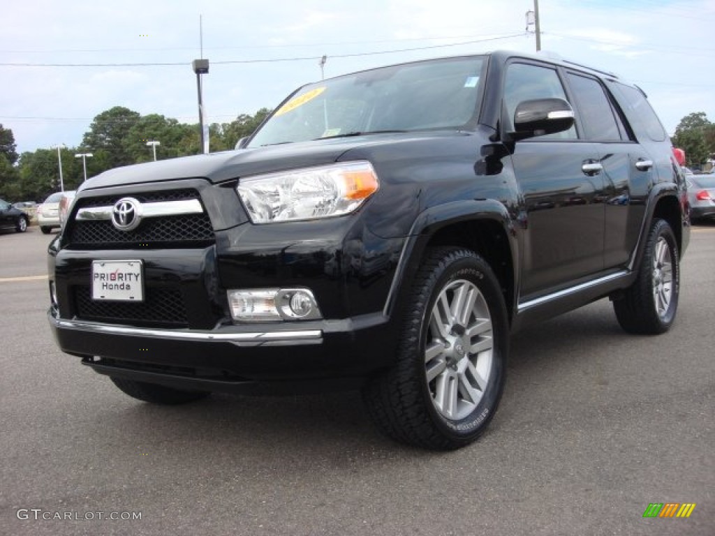 Black Toyota 4Runner
