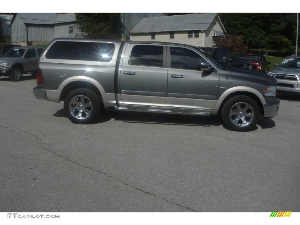 2010 Ram 1500 Laramie Crew Cab 4x4 - Mineral Gray Metallic / Dark Slate/Medium Graystone photo #2