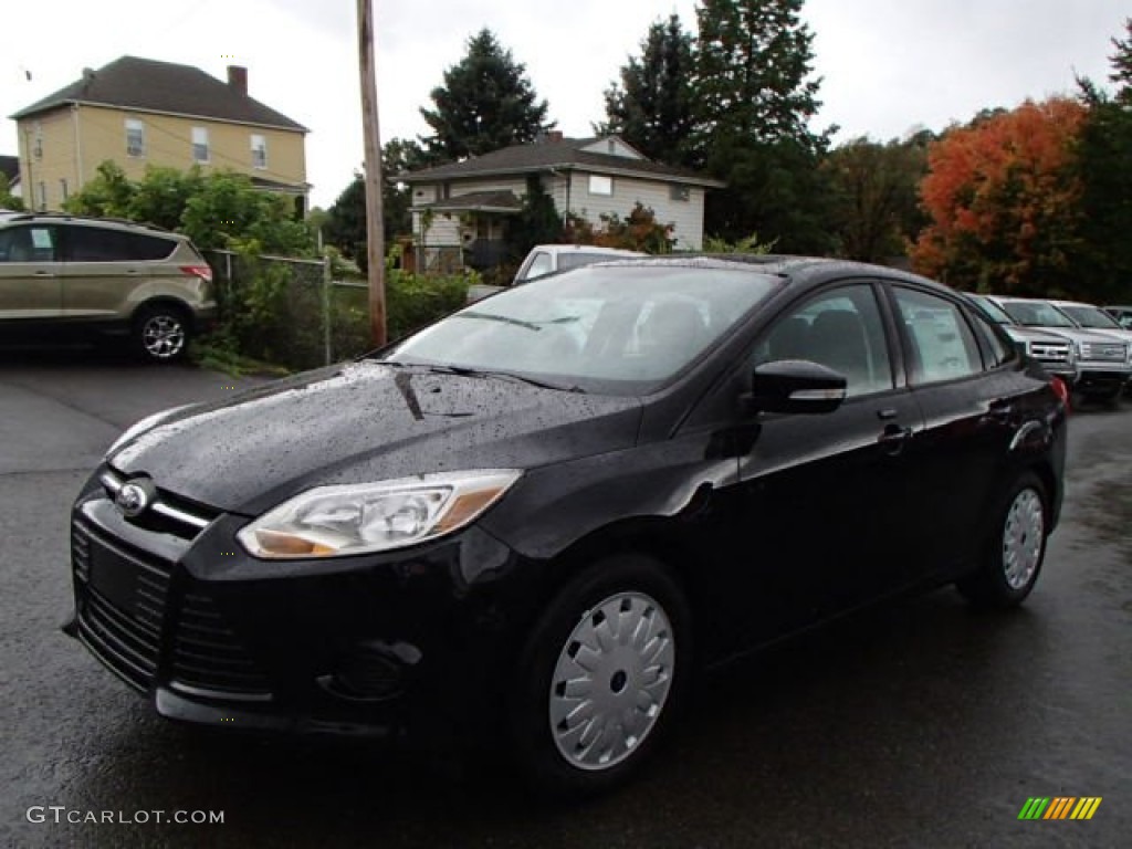 2014 Focus SE Sedan - Tuxedo Black / Charcoal Black photo #1