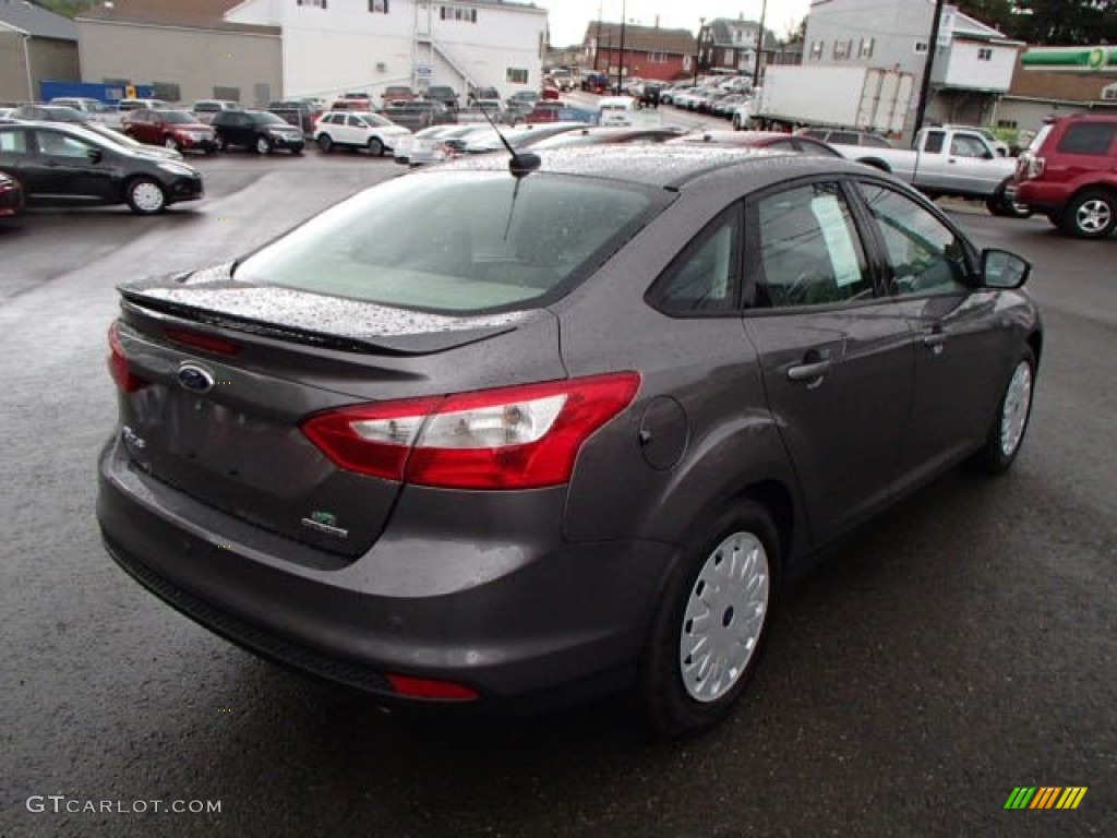 2014 Focus SE Sedan - Sterling Gray / Medium Light Stone photo #5