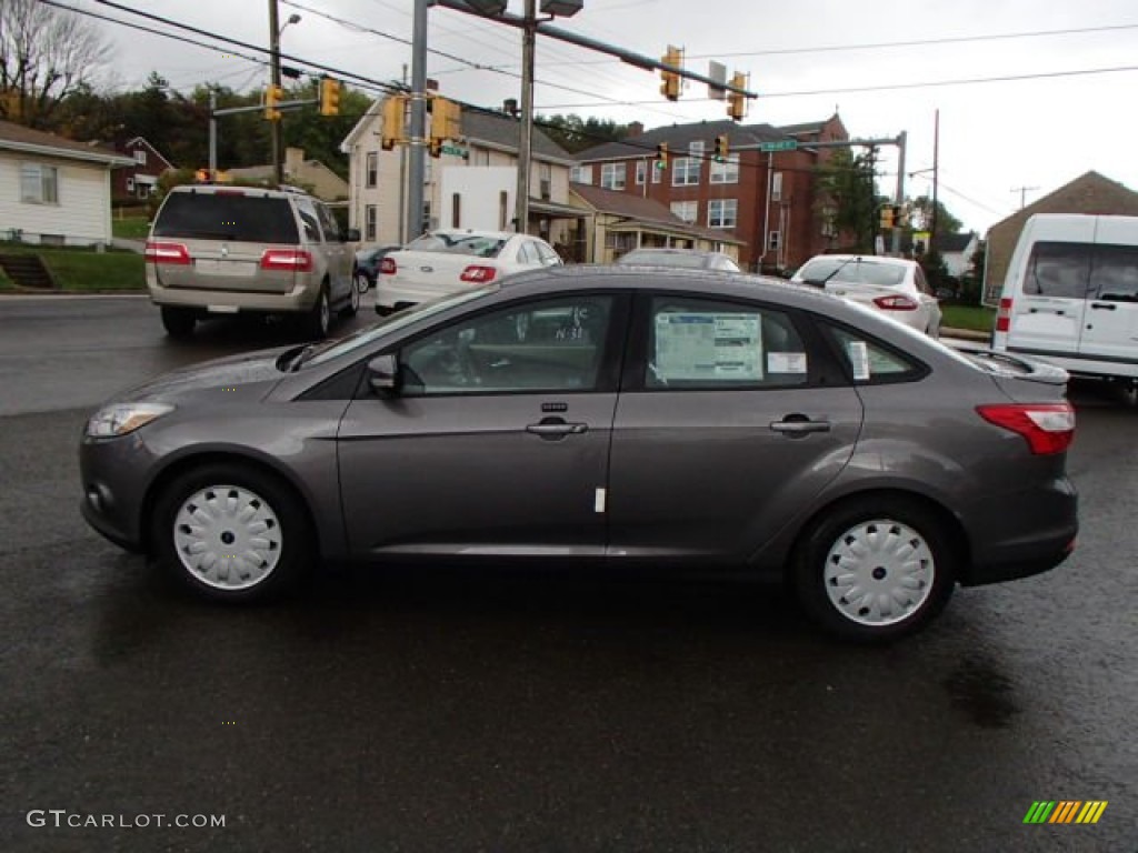 2014 Focus SE Sedan - Sterling Gray / Medium Light Stone photo #8