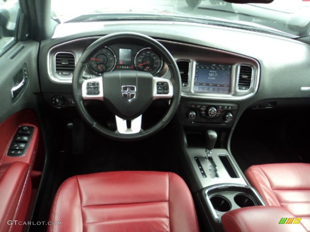 2011 Dodge Charger R/T Plus Dashboard Photos