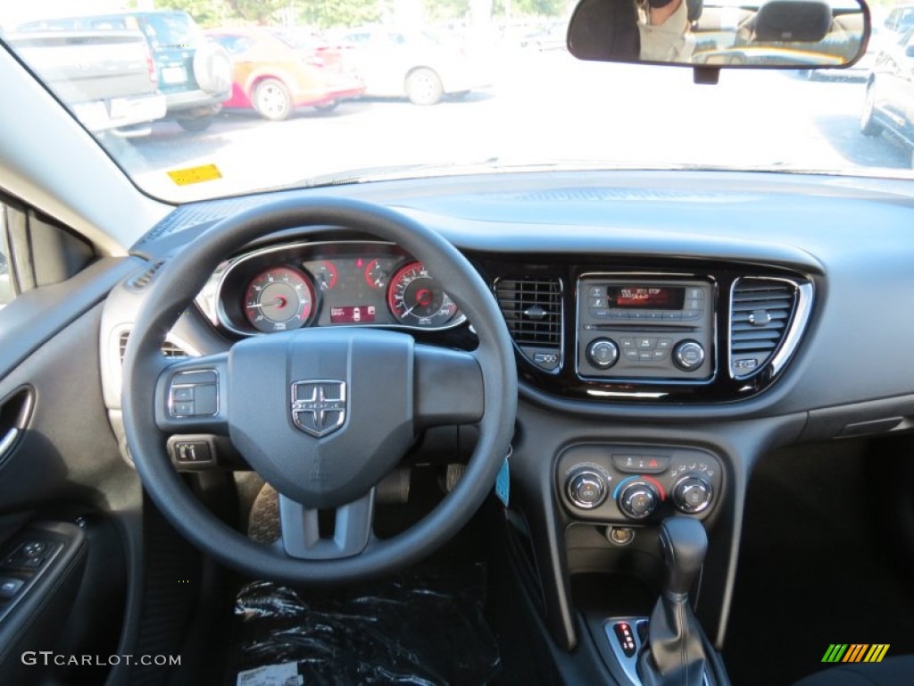 2013 Dodge Dart SXT Dashboard Photos