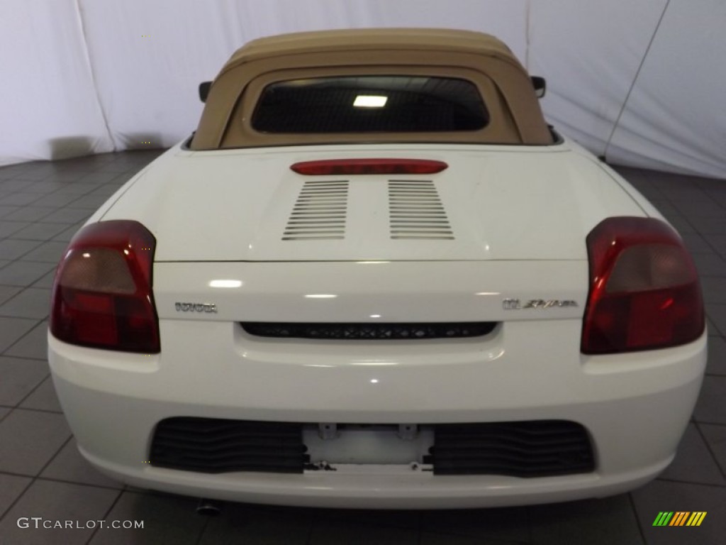 2002 MR2 Spyder Roadster - Super White / Tan photo #7