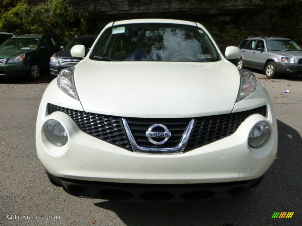 2011 Juke S AWD - White Pearl / Black/Silver Trim photo #7