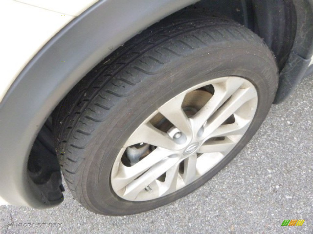 2011 Juke S AWD - White Pearl / Black/Silver Trim photo #8