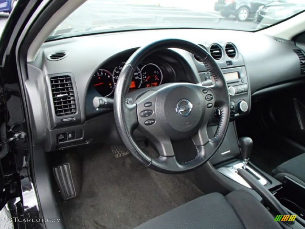 2011 Altima 2.5 S Coupe - Super Black / Charcoal photo #12