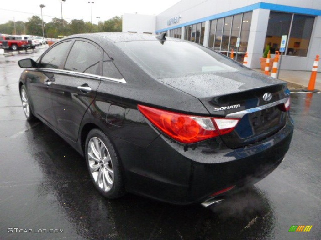 2011 Sonata SE - Midnight Black / Black photo #3