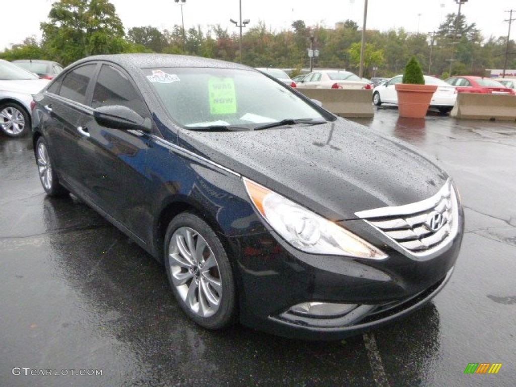 2011 Sonata SE - Midnight Black / Black photo #7