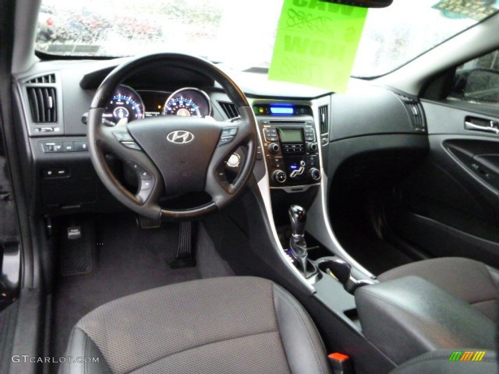 2011 Sonata SE - Midnight Black / Black photo #12