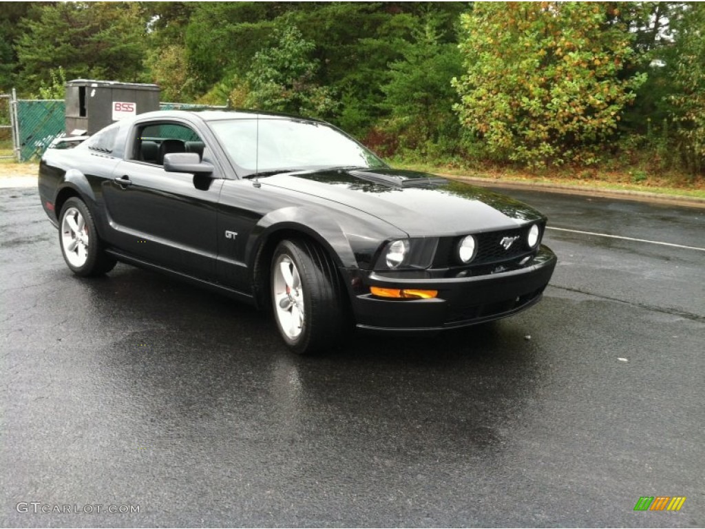 2005 Mustang GT Premium Coupe - Black / Dark Charcoal/Red photo #2