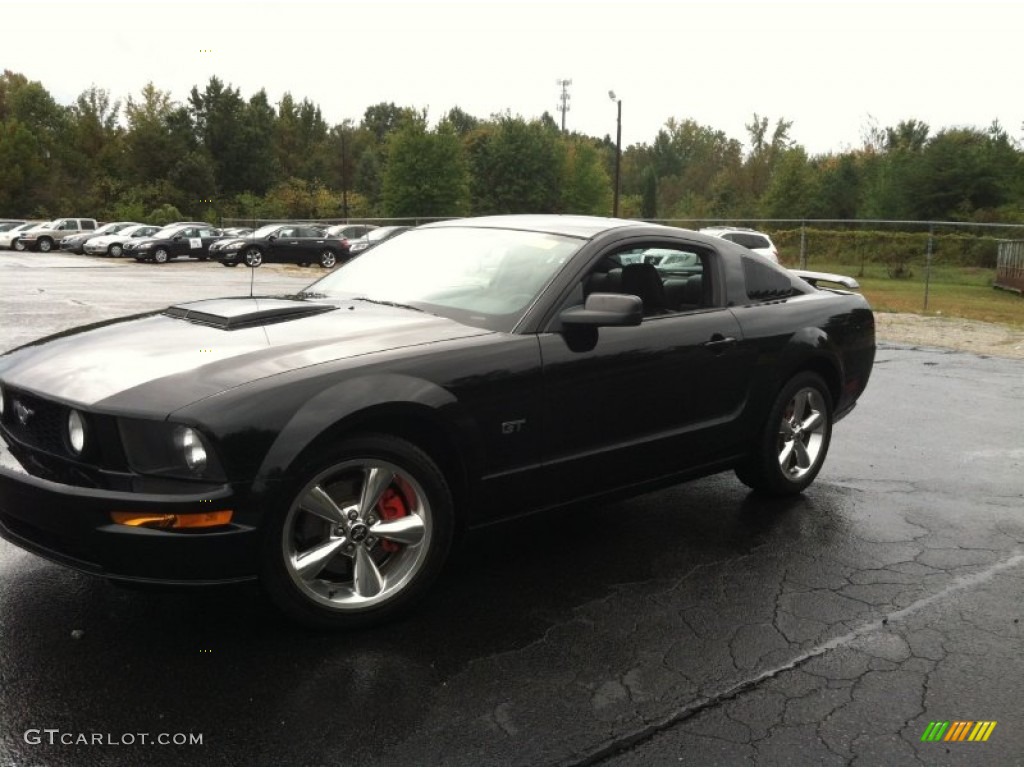 2005 Mustang GT Premium Coupe - Black / Dark Charcoal/Red photo #3