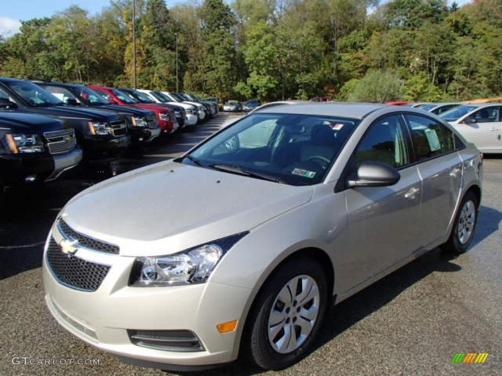 2014 Cruze LS - Champagne Silver Metallic / Jet Black/Medium Titanium photo #1