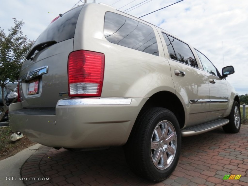 2008 Aspen Limited - Light Sandstone Metallic / Light Graystone photo #3