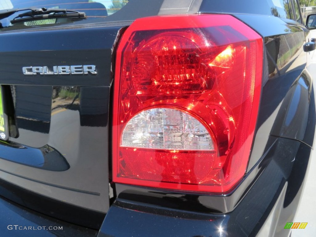 2012 Caliber SXT Plus - Black / Dark Slate Gray photo #18