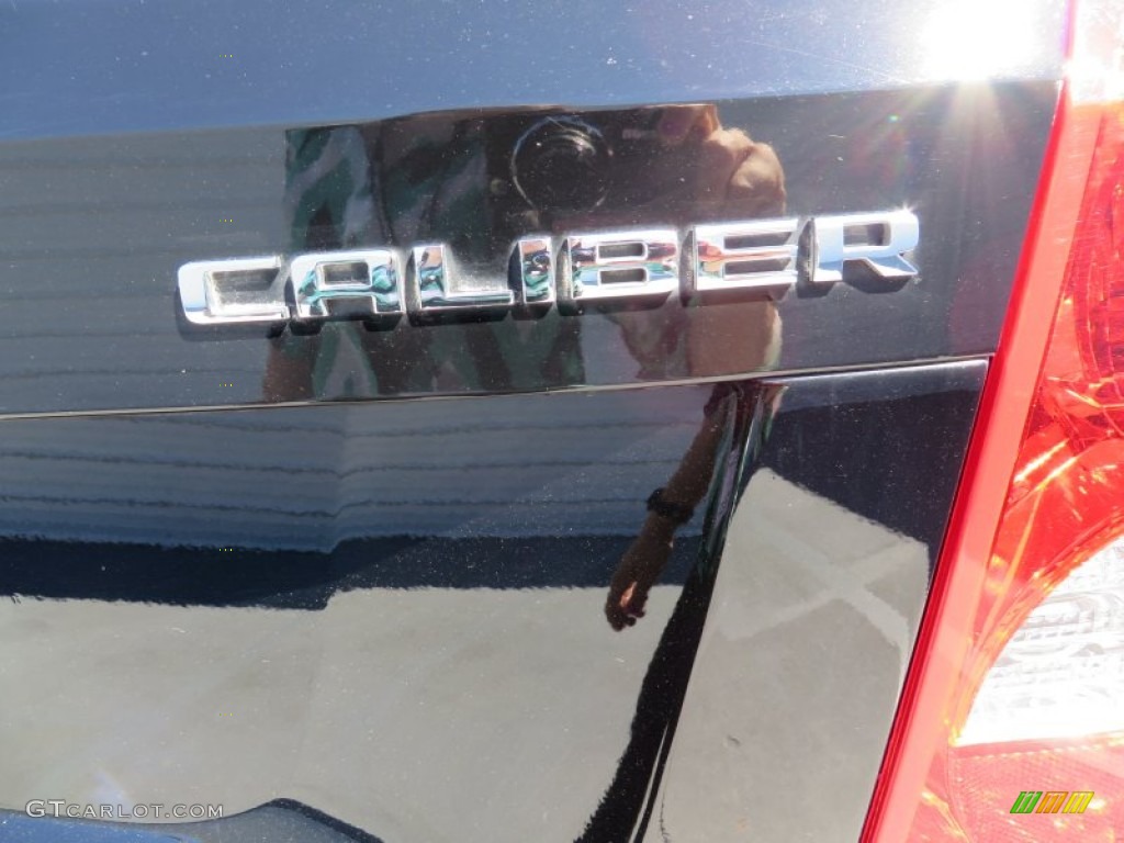 2012 Caliber SXT Plus - Black / Dark Slate Gray photo #19
