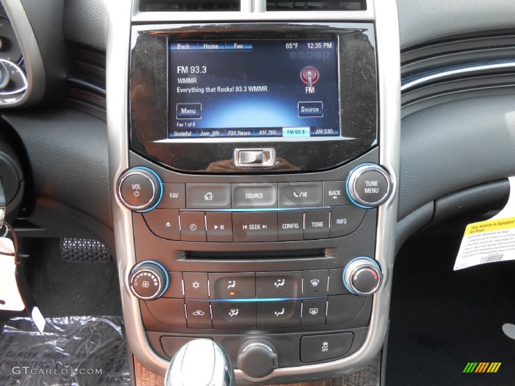 2014 Chevrolet Malibu LT Controls Photo #86561526