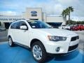 2011 Diamond White Pearl Mitsubishi Outlander SE  photo #7