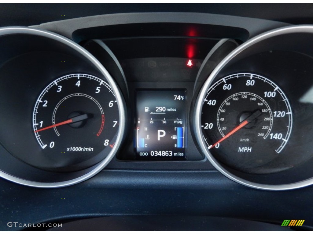 2011 Mitsubishi Outlander SE Gauges Photos