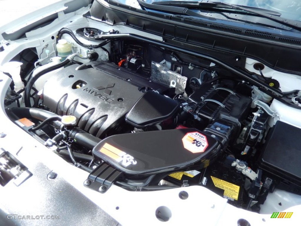 2011 Mitsubishi Outlander SE Engine Photos