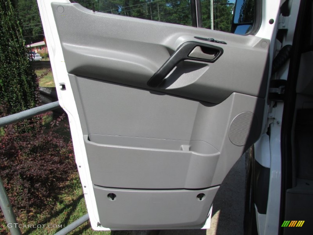 2008 Sprinter Van 2500 Cargo - Arctic White / Gray photo #14