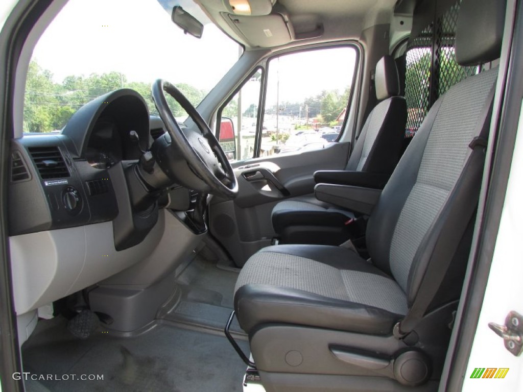 2008 Sprinter Van 2500 Cargo - Arctic White / Gray photo #32