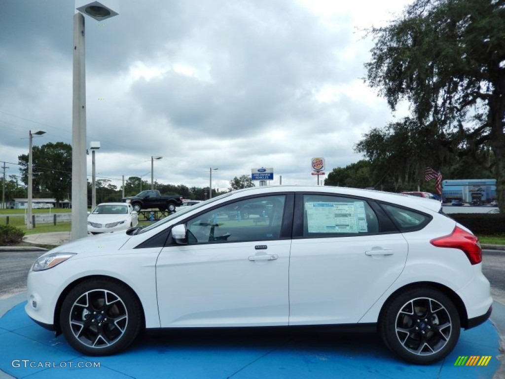 Oxford White 2014 Ford Focus SE Hatchback Exterior Photo #86570304