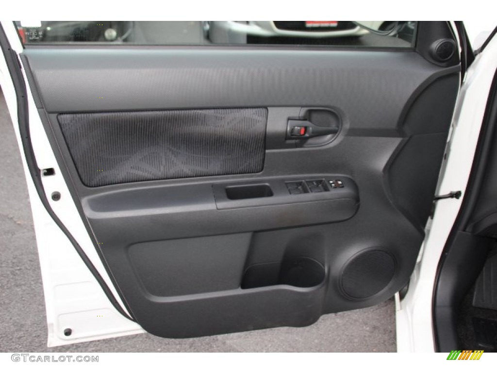 2011 Scion xB Standard xB Model Door Panel Photos