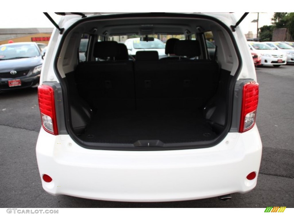 2011 Scion xB Standard xB Model Trunk Photo #86573517